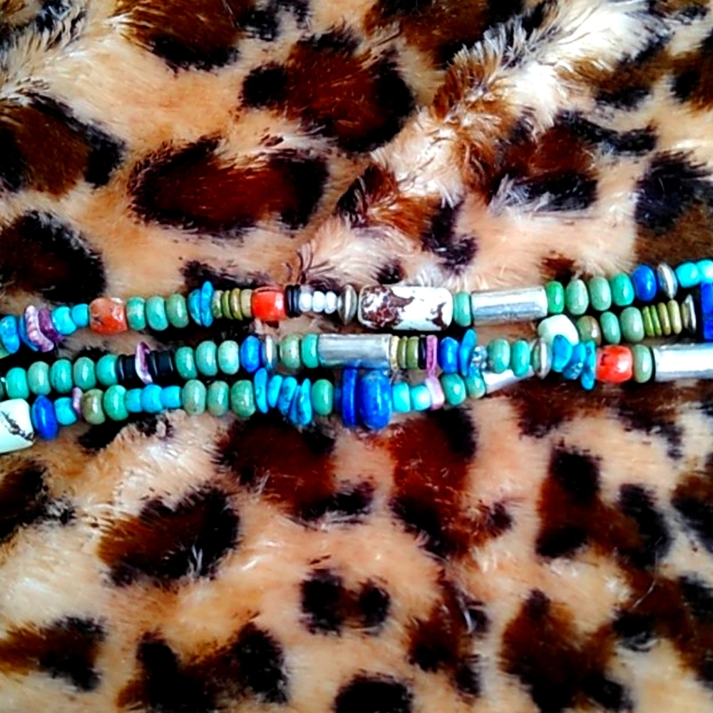 VINTAGE INLAID TURQUOISE PENDENT AND 3 STRAND TORS - Picture 8 of 11